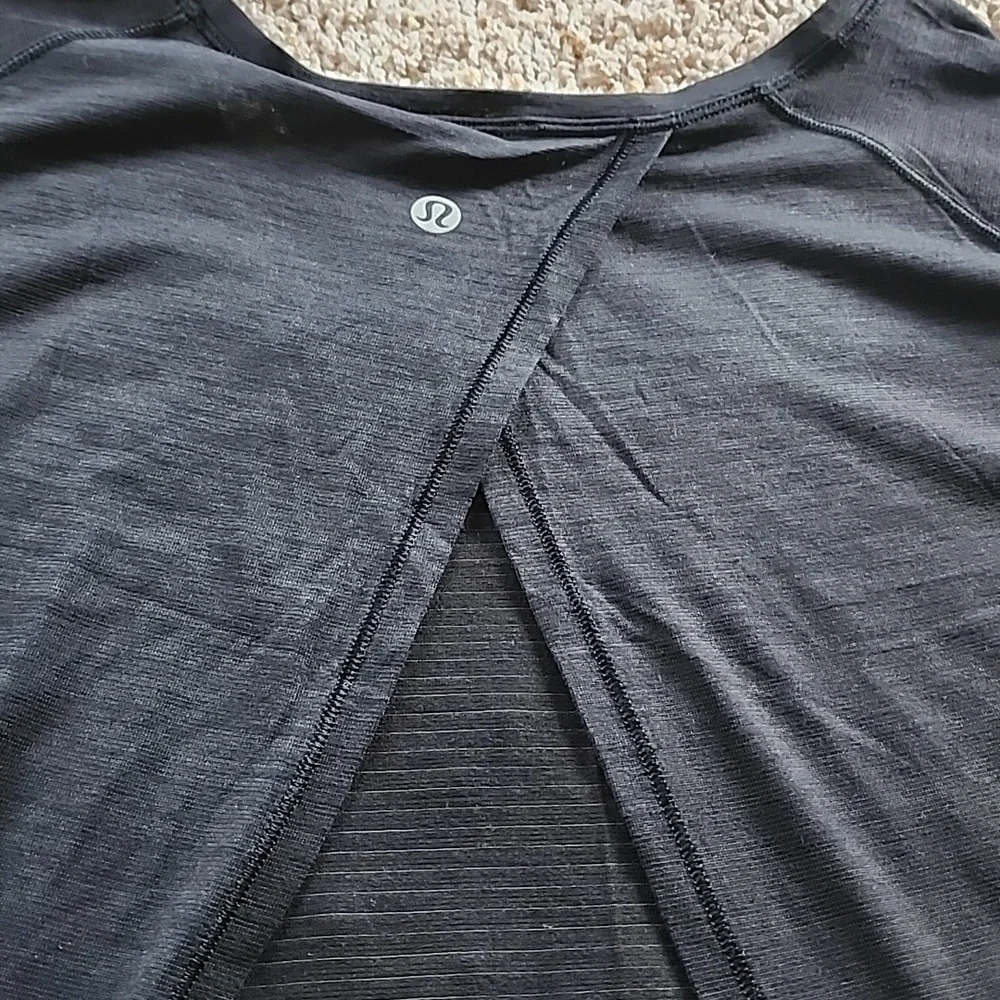 Lululemon split back top - Picture 2 of 3